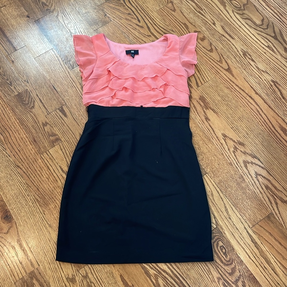 Women’s Dress. Size 3. Excellent Condition. iZ Byer Brand. - Picture 2 of 10